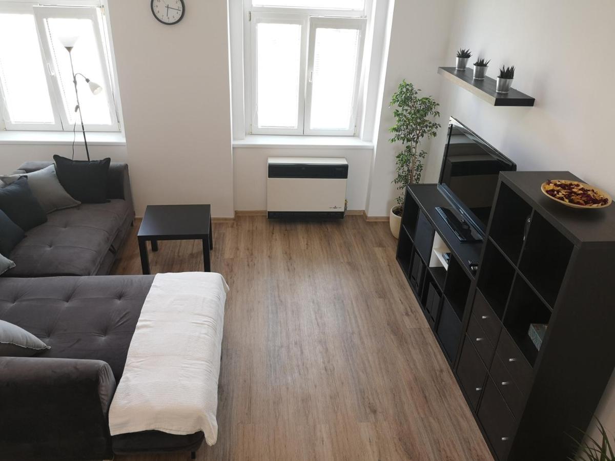 Fine Apartment In Centrum Of Slany With Aircondition Extérieur photo