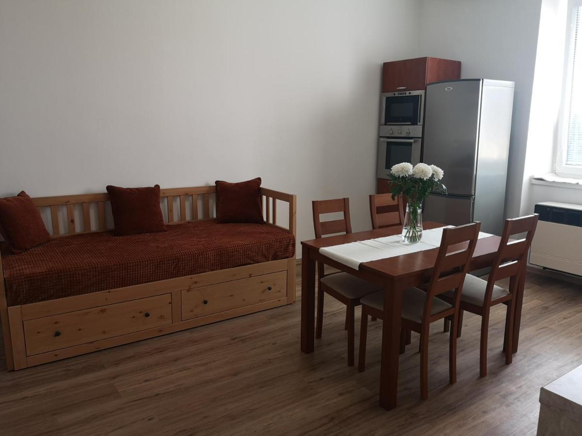 Fine Apartment In Centrum Of Slany With Aircondition Extérieur photo